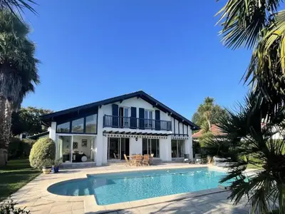 Ferienwohnung für 11 Personen (214 m²) in Bassussarry 1/10