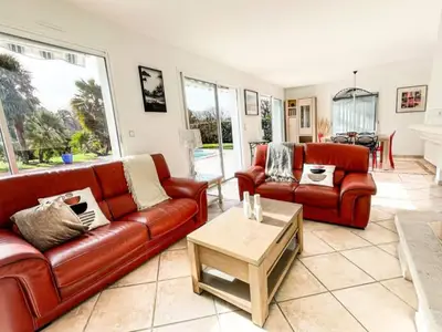 Ferienwohnung für 11 Personen (214 m²) in Bassussarry 8/10