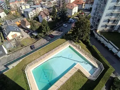 PoolOfHouse