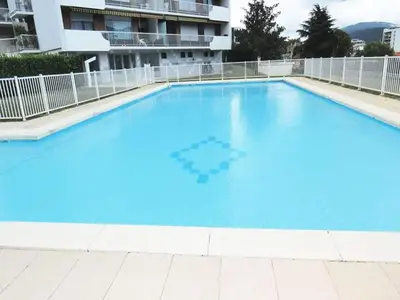 PoolOfHouse