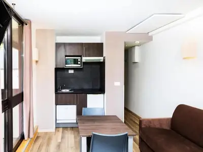 Ferienwohnung für 3 Personen (20 m²) in Les Menuires 4/10