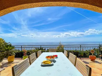 Ferienwohnung für 12 Personen (200 m²) in Anthéor 9/10