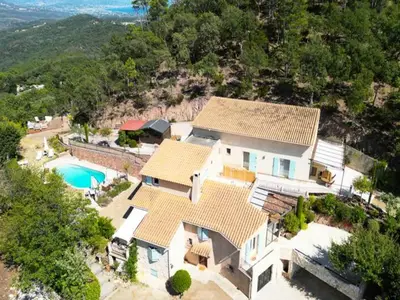 Ferienwohnung für 13 Personen (285 m²) in Saint-Jean de l'Estérel 2/10