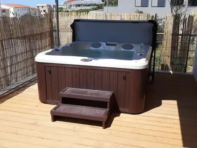 hot-tub