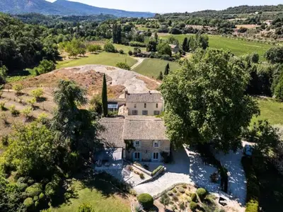 Ferienwohnung für 13 Personen (400 m²) in Beaumont-du-Ventoux 1/10