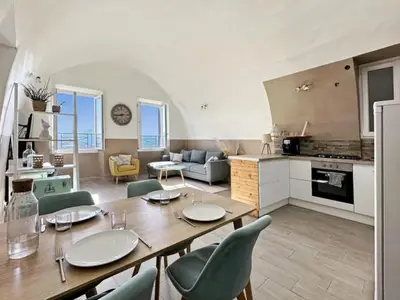 Ferienwohnung für 8 Personen (70 m²) in Lauris 1/10