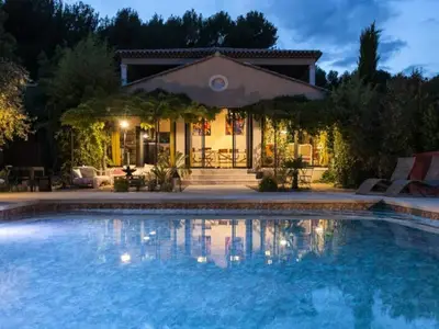 Ferienwohnung für 13 Personen (380 m²) in Mérindol 6/10