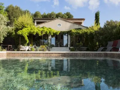 Ferienwohnung für 13 Personen (380 m²) in Mérindol 9/10