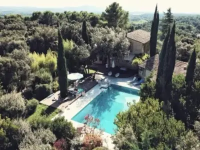 Ferienwohnung für 11 Personen (260 m²) in Mérindol 1/10
