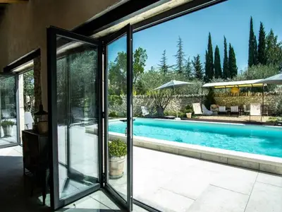 Ferienwohnung für 9 Personen (300 m²) in L'Isle Sur La Sorgue 1/10