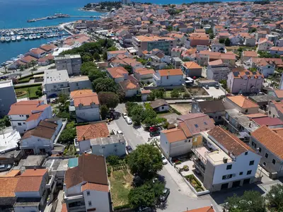 Ferienwohnung für 6 Personen (85 m²) in Vodice 1/10