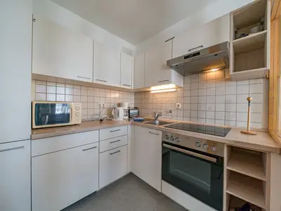 Küchenzeile mit Backofen