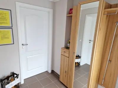 Eingang mit Garderobe