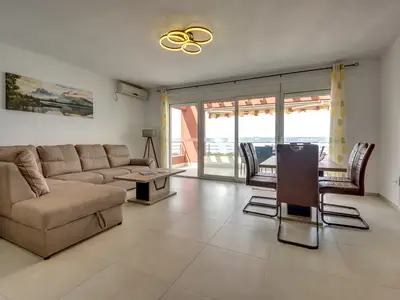 Ferienwohnung für 6 Personen (112 m²) in Utjeha 1/10