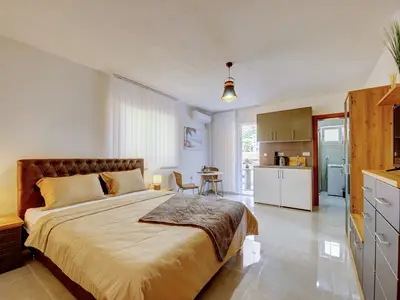 Ferienwohnung für 2 Personen (25 m²) in Dobra Voda 1/8