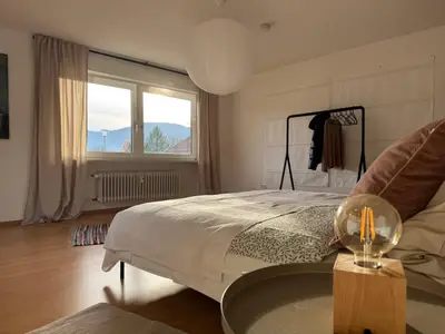 Großes Schlafzimmer