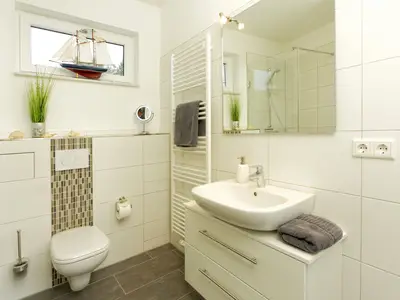 Badezimmer mit Dusche