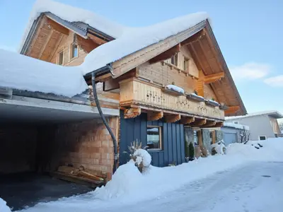 Außenseite Ferienhaus [Winter]