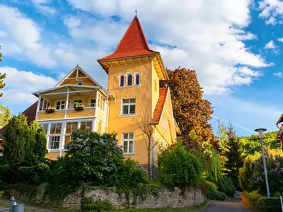 Außenseite Ferienhaus [Sommer]