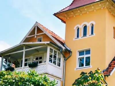 Außenseite Ferienhaus [Sommer]