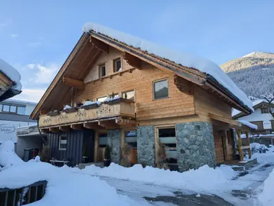 Außenseite Ferienhaus [Winter]