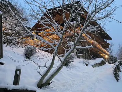 Außenseite Ferienhaus [Winter]
