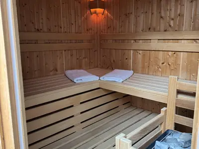 Sauna im Bad der Ferienwohnung