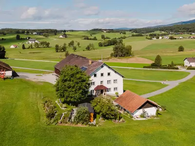 FerienhofSchaubmeier_Drohnenfoto_Klaffer2025_TVBMu