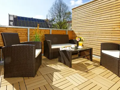 Terrasse mit Gartenmöbel