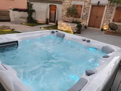 hot-tub
