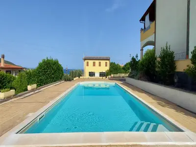 PoolOfHouse