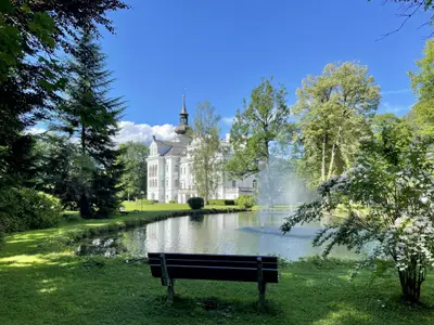 Außenseite Ferienhaus [Sommer]