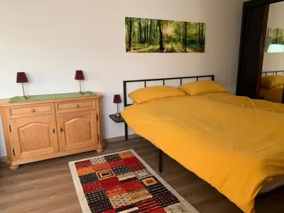 Doppelbett im Wohnschlafraum