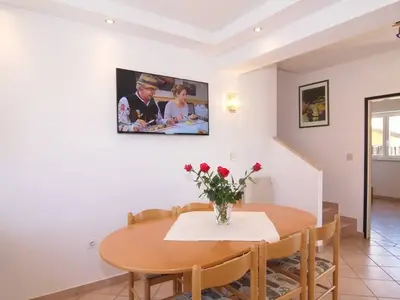 Ferienwohnung für 8 Personen (100 m²) in Poreč 1/10