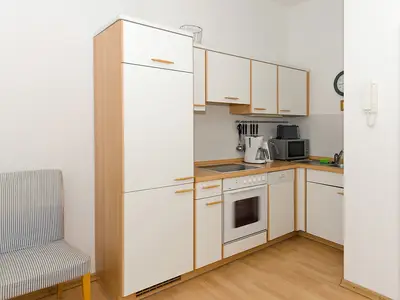 Ferienwohnung für 2 Personen (38 m²) in Sellin (Ostseebad) 2/8