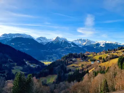 Aussicht Balkon Richtung Skigebiet Golm