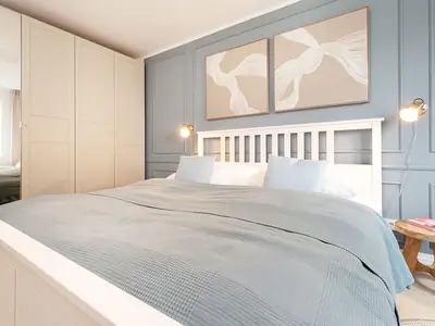 Schlafzimmer mit Doppelbett