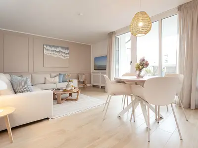 Wohnzimmer mit Blick zum TV