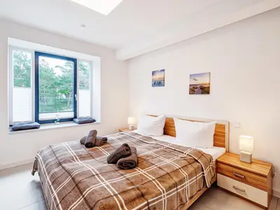 Schlafzimmer: Doppelbett (180x200)