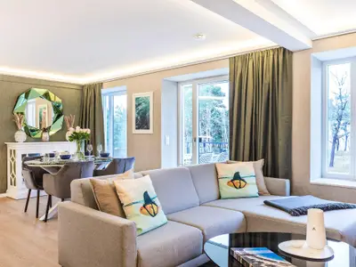 Wohnzimmer: Sofa, TV