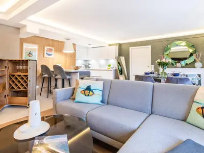 Wohnzimmer: Sofa, TV