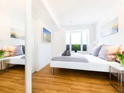 2 Schlafzimmer: 2 x Doppelbett (180 x 200cm)