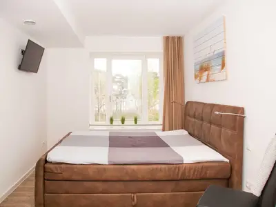 Schlafzimmer »Meer« Doppelbett (180x200), Kleiderschrank, TV