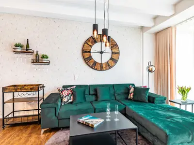 Wohn/Essbereich: Schlafsofa, Essbereich,TV, Zugang zur Terrasse