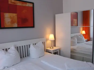 Schlafzimmer mit Doppelbett