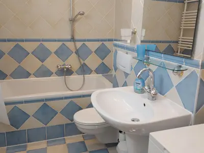 Badezimmer mit Badewanne