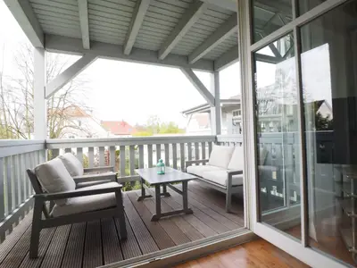 Balkon mit Balkonmöbeln