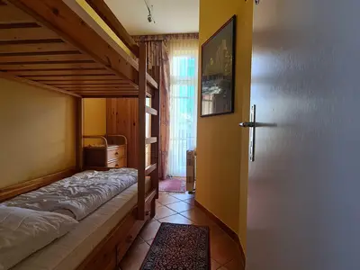 Schlafzimmer mit Etagenbett
