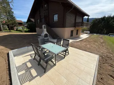 Terrasse für das OG hinter dem Haus