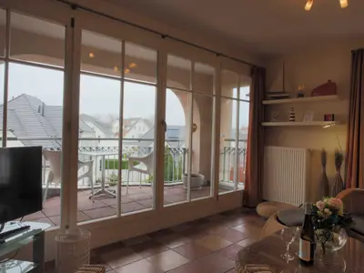 Wohnlandschaft und Terrasse